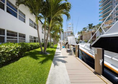 Coconut Bay Resort Dock - Ft Lauderdale, Florida